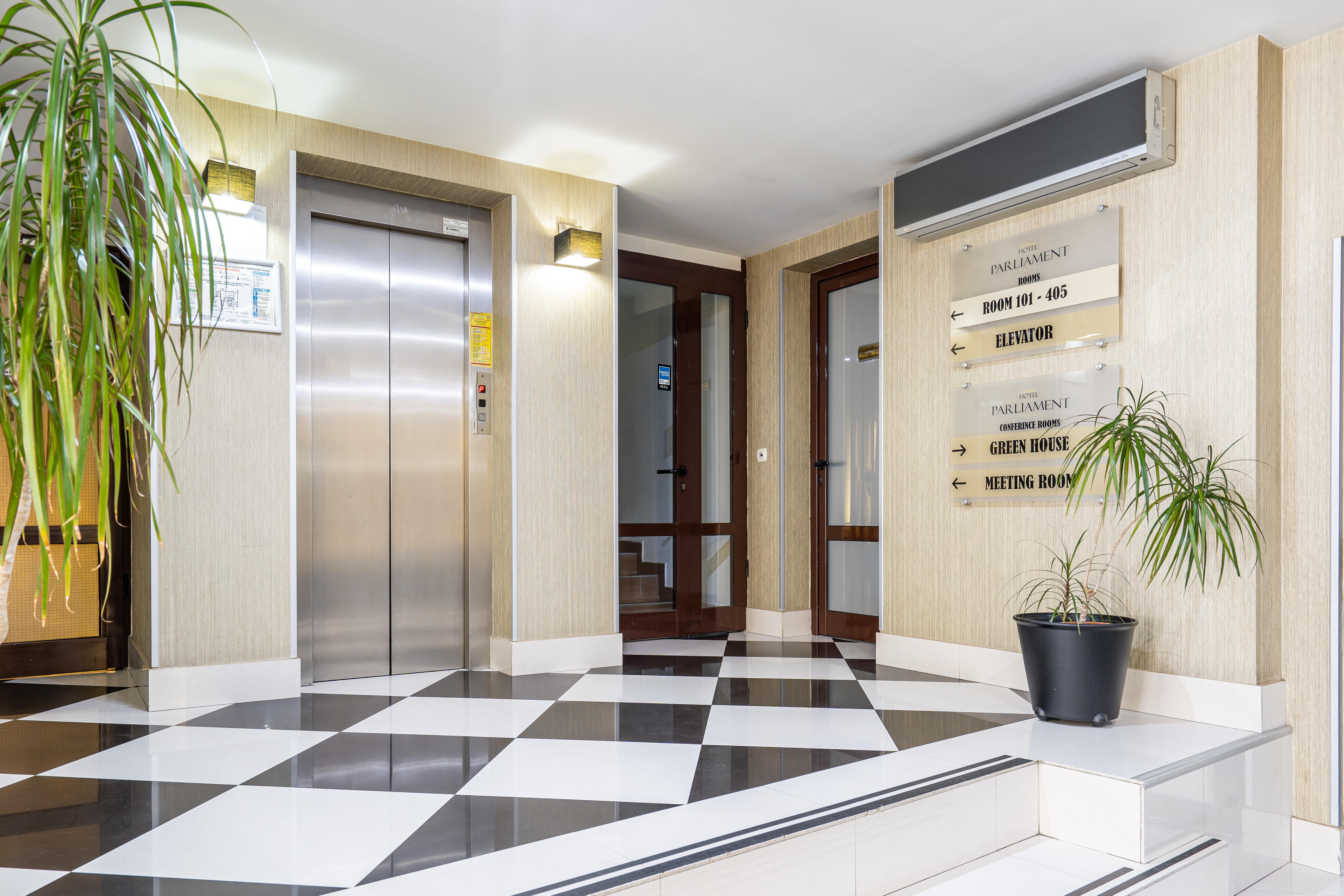 Hotel Parliament 4*